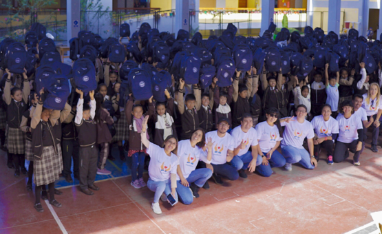 Fundación BBVA entregó cerca de 2 mil kits escolares a estudiantes de Ayacucho