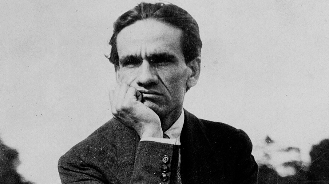Vallejo de Lima a París: 102 años de un viaje sin retorno<br />
