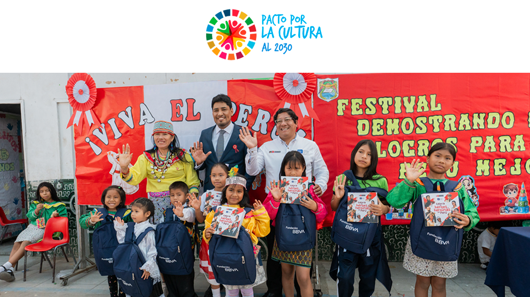 Fundación BBVA entregó mochilas y kits escolares a niños de la Comunidad Shipiba de Cantagallo
